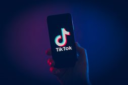 TikTok 谷歌 Play 商店安装量突破 10 亿