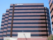 安全软件公司McAfee以140亿美元被收购 创始人已于6月身亡