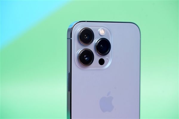 iPhone 13连续四个月蝉联国内单机销冠