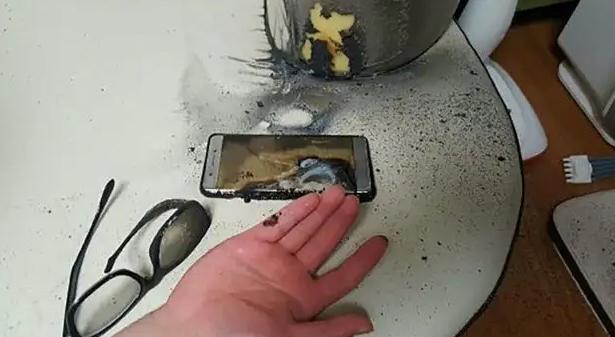 手机一充电就发烫是怎么回事 手机发烫严重会不会爆炸