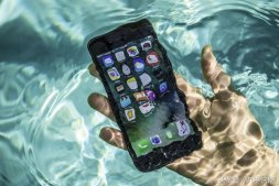 苹果手机进了水怎么办 苹果手机进水的解决方法