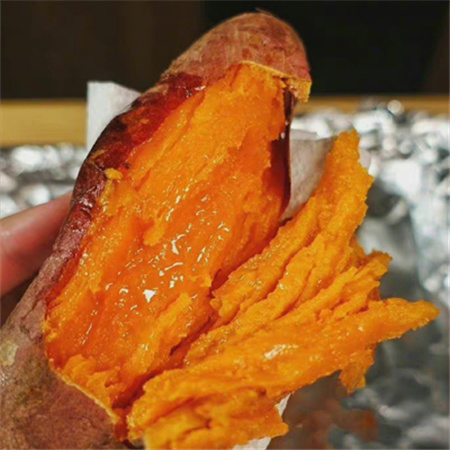食欲大增的烤红薯图片 烤番薯的季节又到了