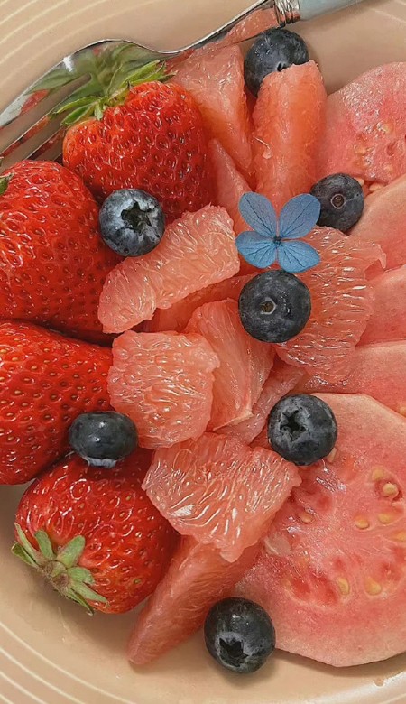 ins风格超火的草莓壁纸 很甜很温柔的草莓皮肤