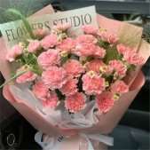 2024母亲节康乃馨花束送妈妈 送妈妈的花束也可以这么美